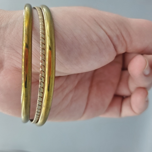 Goldtone Bangle and Peach Earring Set - Picture 8 of 9